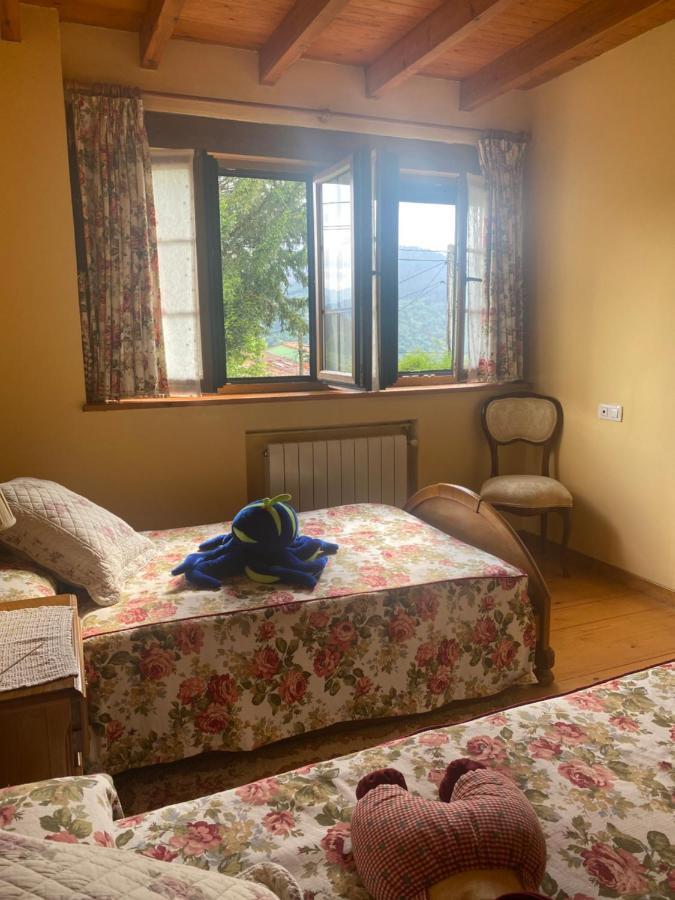 Chalet Casa Luisa Biedes, Pilona